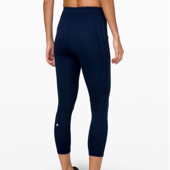 Lululemon Time To Sweat Crop 23" (Navy) - Sz 4 - Picture 2 of 8